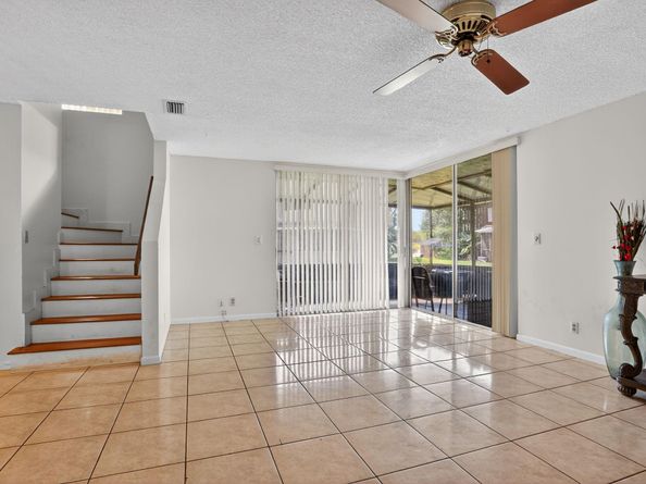 1343 Sussex Dr, North Lauderdale FL 33068