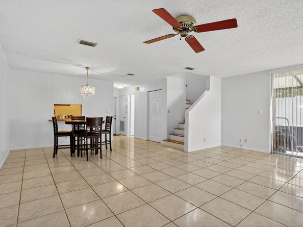 1343 Sussex Dr, North Lauderdale FL 33068
