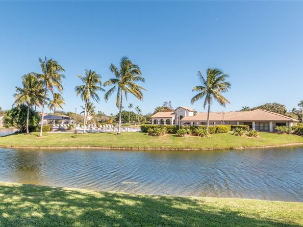 10631 NW 14 St 218, Plantation FL 33322