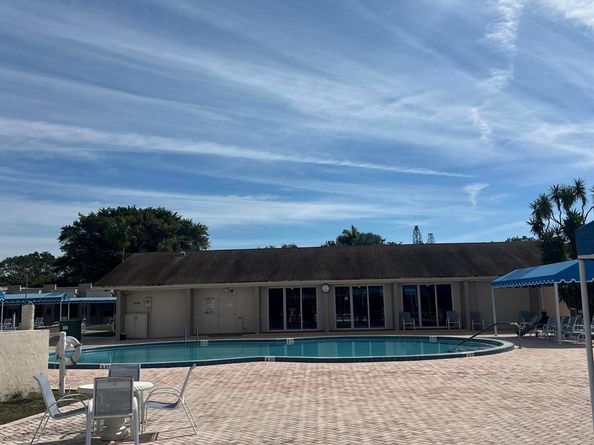 504 Davis Road 95, Palm Springs FL 33461