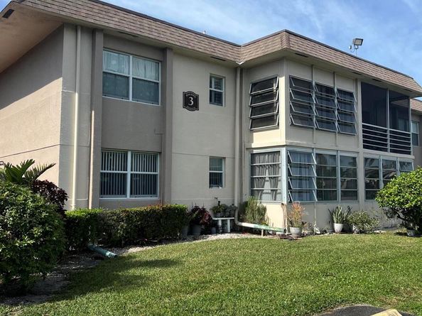 504 Davis Road 95, Palm Springs FL 33461