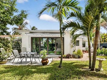 1717 N Ocean Breeze