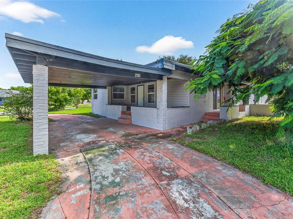 206 NW 5th Avenue, Boynton Beach FL 33435