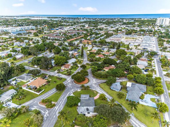 206 NW 5th Avenue, Boynton Beach FL 33435