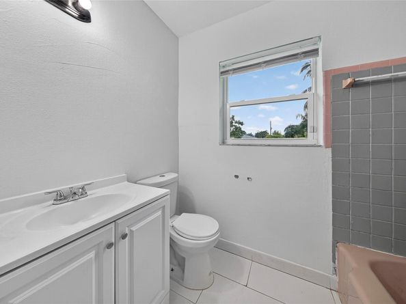 206 NW 5th Avenue, Boynton Beach FL 33435