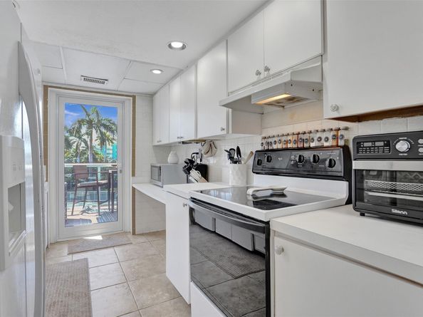 2841 N Ocean Blvd 303, Fort Lauderdale FL 33308