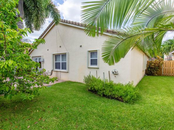 10746 Oak Bend Way, Wellington FL 33414