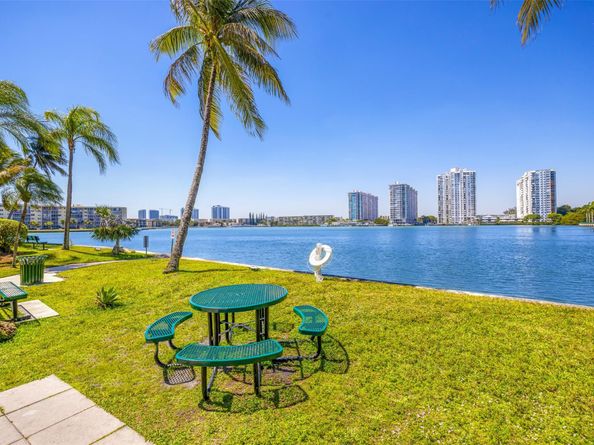 18181 NE 31st Ct 804, Aventura FL 33160