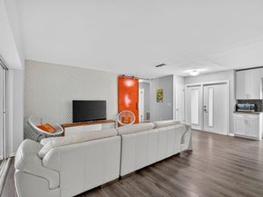 113 Park Lane E, Hypoluxo FL 33462
