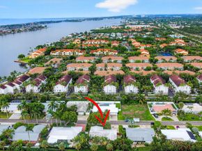 113 Park Lane E, Hypoluxo FL 33462