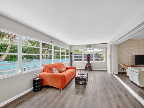 113 Park Lane E, Hypoluxo FL 33462