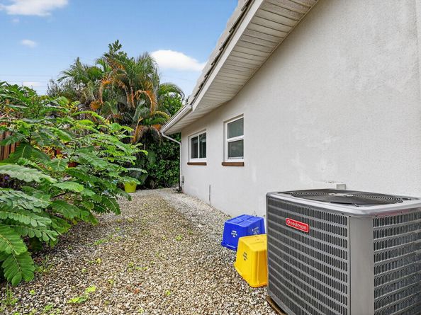 113 Park Lane E, Hypoluxo FL 33462