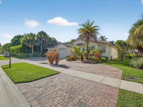 11792 Osprey Pointe Circle, Wellington FL 33449