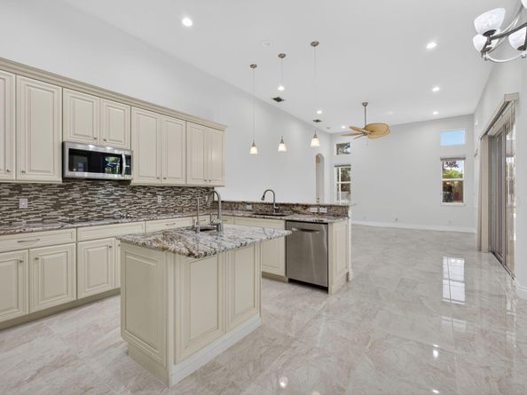 11792 Osprey Pointe Circle, Wellington FL 33449