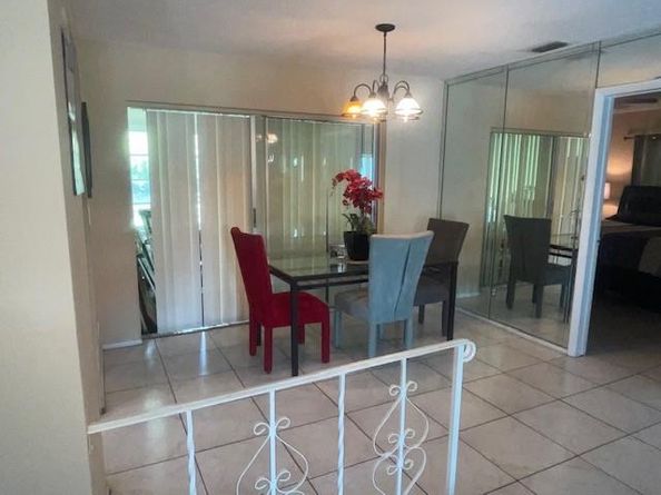 4220 NW 51st Ave, Lauderdale Lakes FL 33319