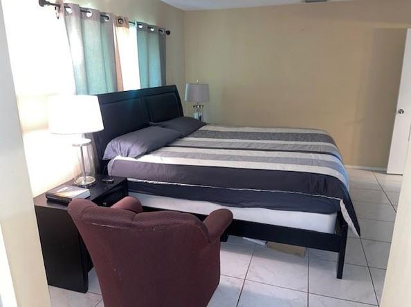 4220 NW 51st Ave, Lauderdale Lakes FL 33319