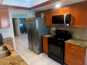 4220 NW 51st Ave, Lauderdale Lakes FL 33319