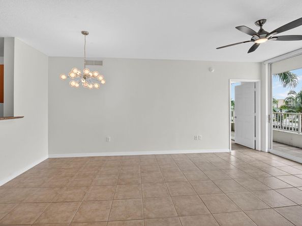 625 Casa Loma Boulevard 304, Boynton Beach FL 33435