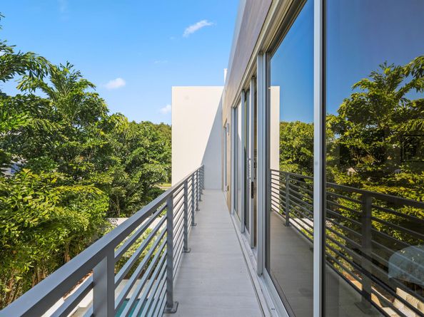 200 NE 7th Avenue 2, Delray Beach FL 33483