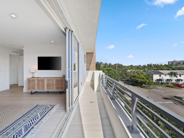 200 NE 7th Avenue 2, Delray Beach FL 33483