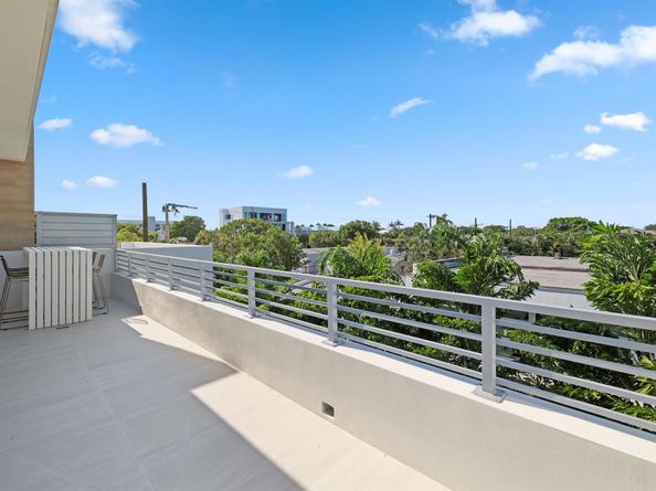 200 NE 7th Avenue 2, Delray Beach FL 33483