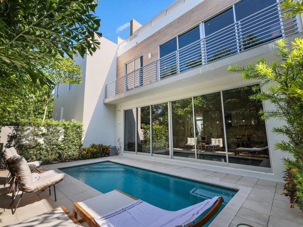 200 NE 7th Avenue 2, Delray Beach FL 33483