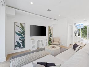 200 NE 7th Avenue 2, Delray Beach FL 33483