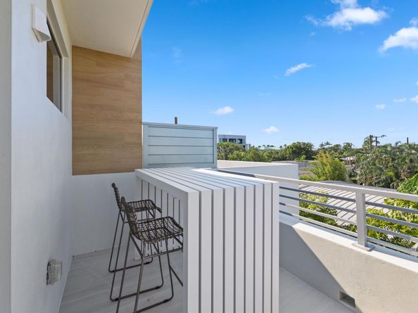 200 NE 7th Avenue 2, Delray Beach FL 33483