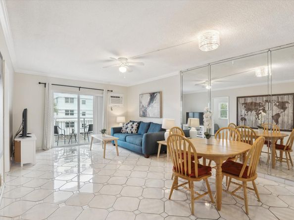 720 Orton Ave 206, Fort Lauderdale FL 33304