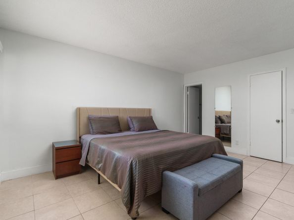 418 S Cypress Rd 106, Pompano Beach FL 33060