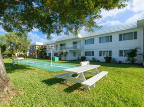 418 S Cypress Rd 106, Pompano Beach FL 33060