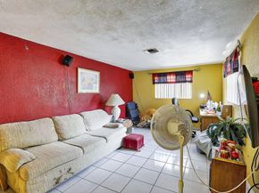 5701 Hope St, Hollywood FL 33021