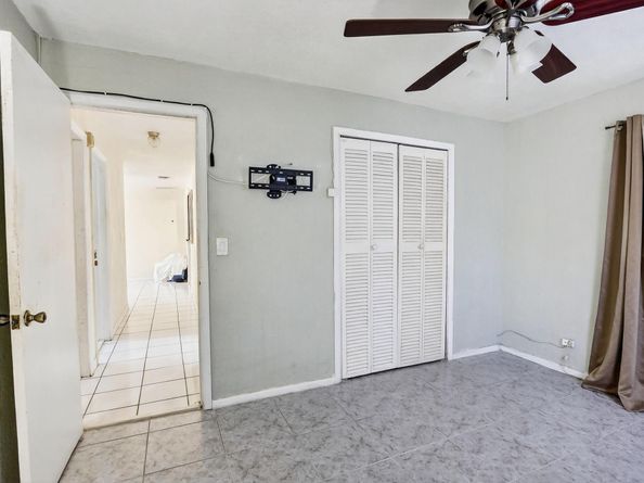 5701 Hope St, Hollywood FL 33021