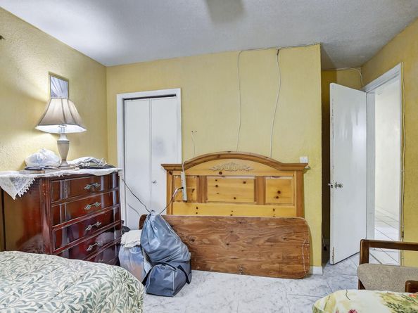 5701 Hope St, Hollywood FL 33021