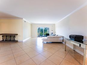 3010 NE 16th Avenue 303, Oakland Park FL 33334
