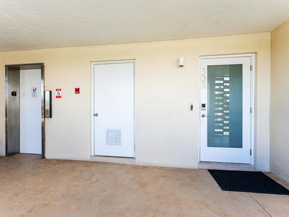 3010 NE 16th Avenue 303, Oakland Park FL 33334