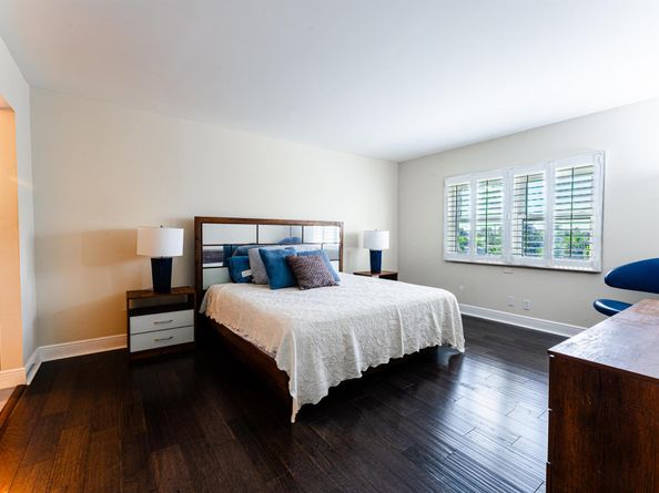 3010 NE 16th Avenue 303, Oakland Park FL 33334