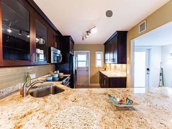 3010 NE 16th Avenue 303, Oakland Park FL 33334