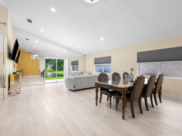 8600 Floralwood Dr, Boca Raton FL 33433