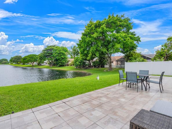 8600 Floralwood Dr, Boca Raton FL 33433