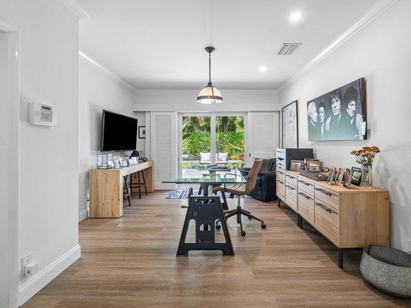 517 Aylesbury Road, Delray Beach FL 33444