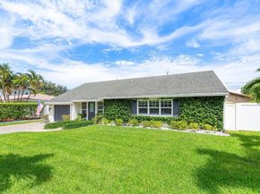 517 Aylesbury Road, Delray Beach FL 33444