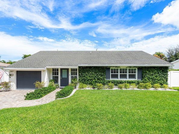 517 Aylesbury Road, Delray Beach FL 33444