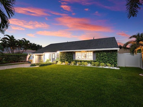 517 Aylesbury Road, Delray Beach FL 33444