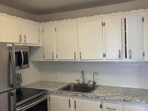 218 Windsor J, West Palm Beach FL 33417
