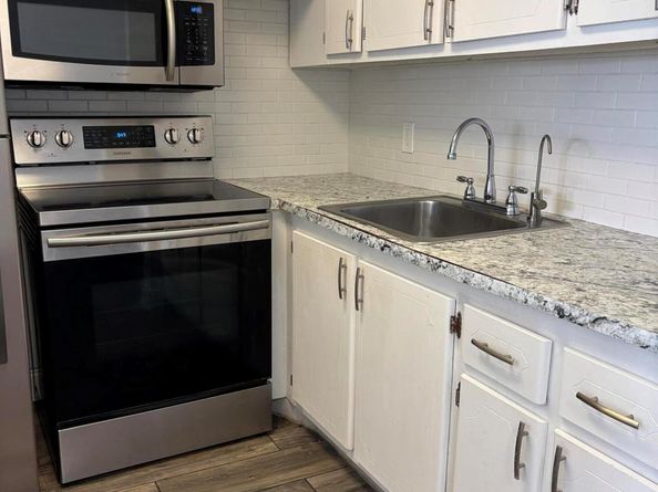 218 Windsor J, West Palm Beach FL 33417
