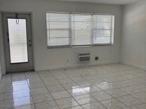 218 Windsor J, West Palm Beach FL 33417