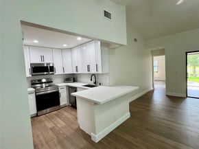 84 Centennial Ct, Deerfield Beach FL 33442