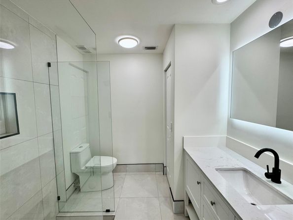 84 Centennial Ct, Deerfield Beach FL 33442