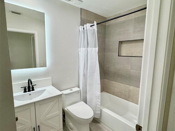 84 Centennial Ct, Deerfield Beach FL 33442